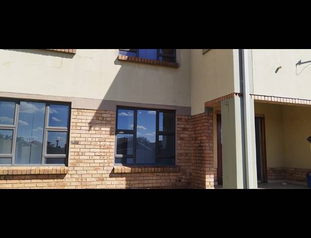 2 BEDROOM APARTMENT TO LET IN REYNO RIDGE